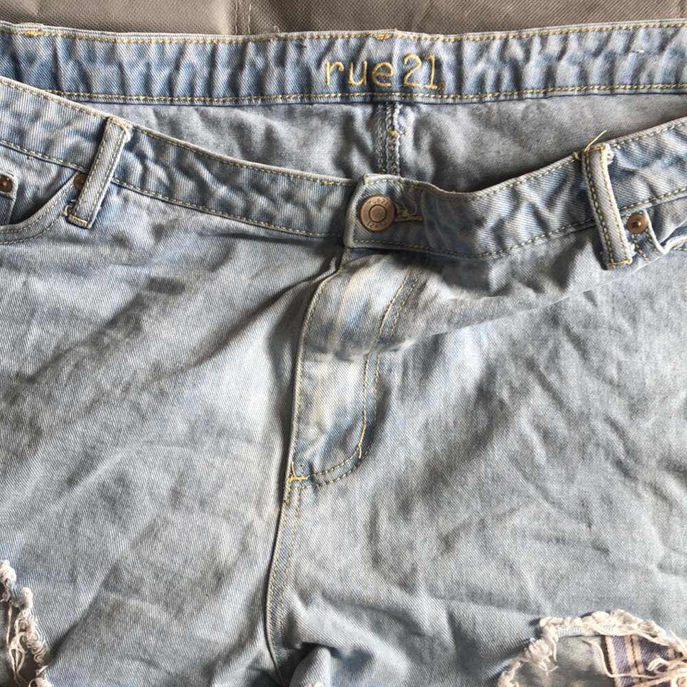 Women's cut off